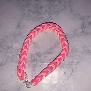 Rainbow Loom Fishtail Bracelet in Pink and White
